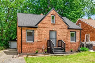 617 E 118th St, Loveland, OH 44108 - Photo 2