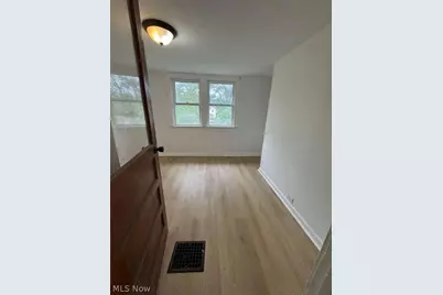 426 E 160 Street, Loveland, OH 44110 - Photo 4