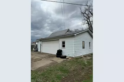 842 Locust Street, Coshocton, OH 43812 - Photo 4