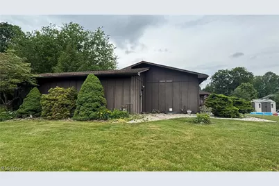 2648 Connecticut Court, Uniontown, OH 44685 - Photo 4