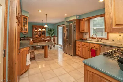 11507 Lela Avenue NW, Uniontown, OH 44685 - Photo 12