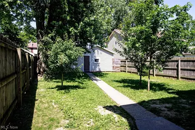 1209 Roslyn Avenue SW, Canton, OH 44710 - Photo 4