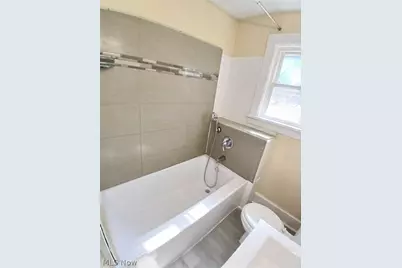 2222 Birch Street, Youngstown, OH 44507 - Photo 12