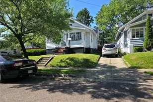 897 Richmond St, Akron, OH 44306 - Photo 2