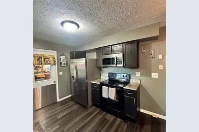 693 Hollywood Avenue, Sheffield, OH 44054 - Photo 14