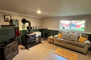693 Hollywood Ave, Sheffield, OH 44054 - Photo 28
