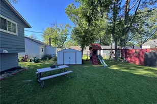 693 Hollywood Ave, Sheffield, OH 44054 - Photo 4