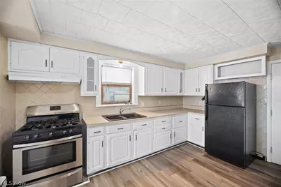 153 Henry Street, Bedford, OH 44146 - Photo 4