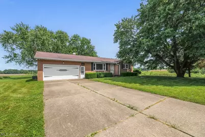 8000 Parks Avenue NE, Alliance, OH 44601 - Photo 2
