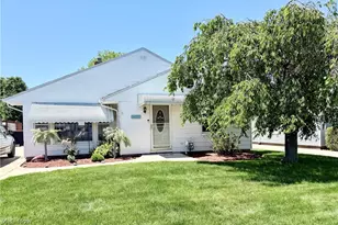 32125 Densmore Rd, Willowick, OH 44095 - Photo 2