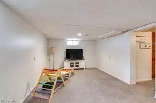 581 Palisades Dr, Akron, OH 44303 - Photo 24