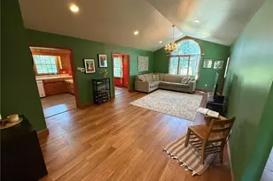 238 Edgemore St NE, Sugarcreek, OH 44681 - Photo 4