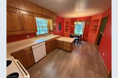 238 Edgemore Street NE, Sugarcreek, OH 44681 - Photo 12