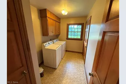 238 Edgemore Street NE, Sugarcreek, OH 44681 - Photo 16