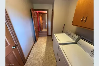 238 Edgemore Street NE, Sugarcreek, OH 44681 - Photo 18