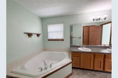 6016 W Breezeway Drive, North Ridgeville, OH 44039 - Photo 6