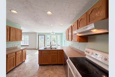 6016 W Breezeway Drive, North Ridgeville, OH 44039 - Photo 2