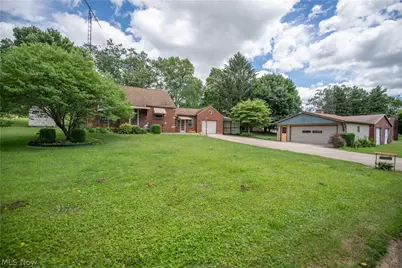 3063 Diamond Street NE, Canton, OH 44721 - Photo 2