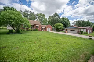 3063 Diamond St NE, Canton, OH 44721 - Photo 2