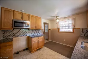 3063 Diamond St NE, Canton, OH 44721 - Photo 6