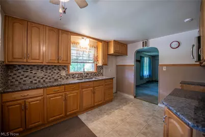 3063 Diamond Street NE, Canton, OH 44721 - Photo 4