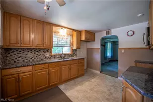 3063 Diamond St NE, Canton, OH 44721 - Photo 4