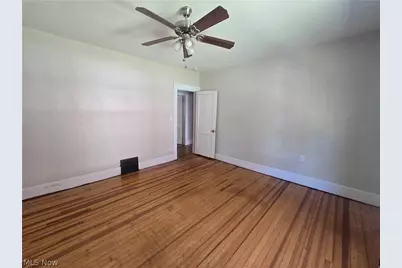 2424 Elm Street, Youngstown, OH 44505 - Photo 12