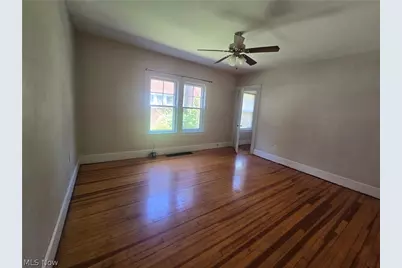 2424 Elm Street, Youngstown, OH 44505 - Photo 10