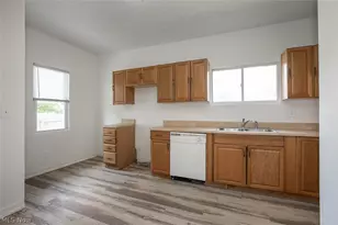 15009 Miles Ave, Loveland, OH 44128 - Photo 12