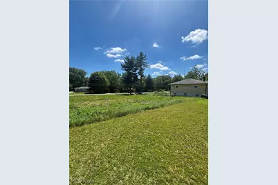 1660 Hilbish Avenue, Akron, OH 44312 - Photo 2
