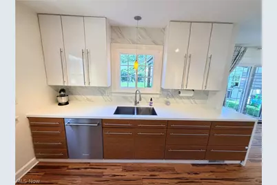 1121 Manor Avenue SW, Canton, OH 44710 - Photo 6