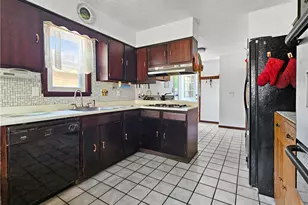 294 Plymouth Rd, Eastlake, OH 44095 - Photo 8