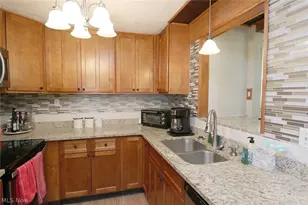 3145 Crestline Dr, Steubenville, OH 43952 - Photo 12