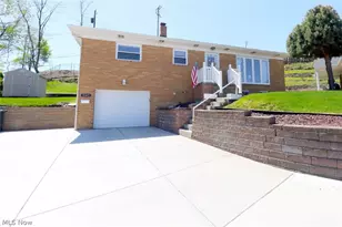 3145 Crestline Dr, Steubenville, OH 43952 - Photo 2