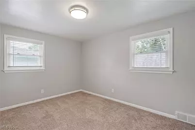 4257 Selkirk Avenue, Austintown, OH 44511 - Photo 10