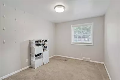 4257 Selkirk Avenue, Austintown, OH 44511 - Photo 12