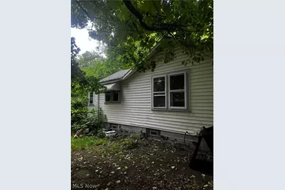 901 Munson Street, Akron, OH 44305 - Photo 2