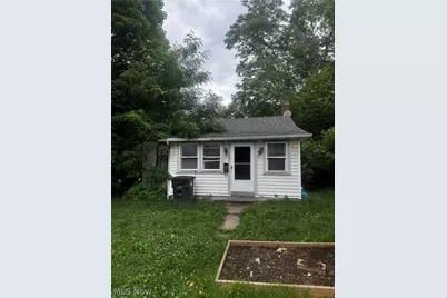 901 Munson Street, Akron, OH 44305 - Photo 1