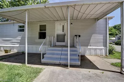 122 Pompano Lane SE, New Philadelphia, OH 44663 - Photo 2
