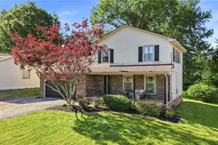 6024 Yorktown Ln, Youngstown, OH 44515 - Photo 2