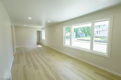 943 Erskine Avenue, Akron, OH 44306 - Photo 10