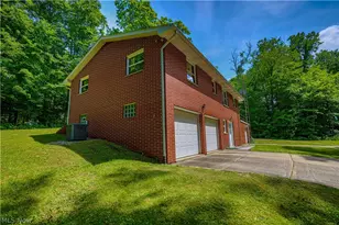 5475 Parks Ave NE, Louisville, OH 44641 - Photo 6