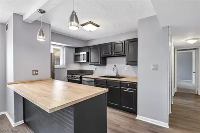 12029 Clifton Boulevard #204, Oakwood, OH 44107 - Photo 4