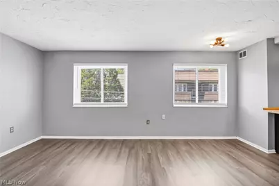 12029 Clifton Boulevard #204, Oakwood, OH 44107 - Photo 8