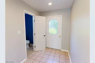 824 S Chillicothe Road #14, Aurora, OH 44202 - Photo 2