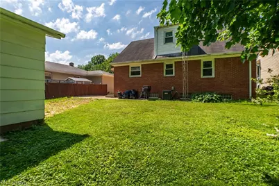 1703 41st Street NW, Canton, OH 44709 - Photo 10