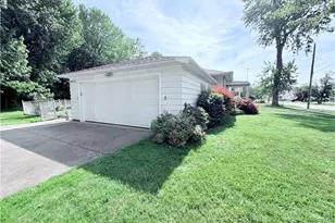 10121 Jasper Rd, Loveland, OH 44111 - Photo 2