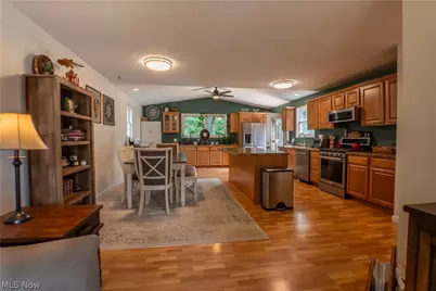 949 Saul Drive, Hubbard, OH 44425 - Photo 16