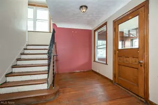 4507 Bridgeview Ave, Newburgh Heights, OH 44105 - Photo 4