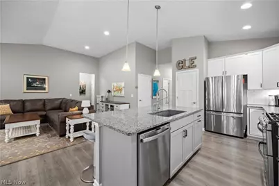 6560 Amber Way, North Ridgeville, OH 44039 - Photo 2